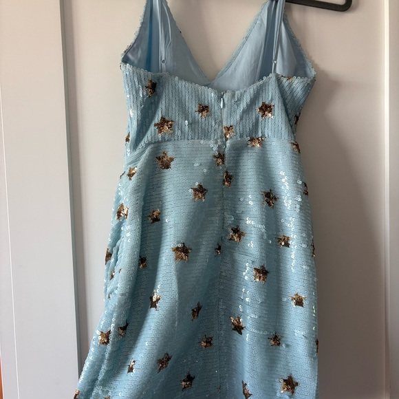Super down Star dress! - Picture 2 of 3
